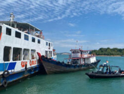 TNI AL Tangani Kebakaran Kapal di Telaga Punggur, Batam