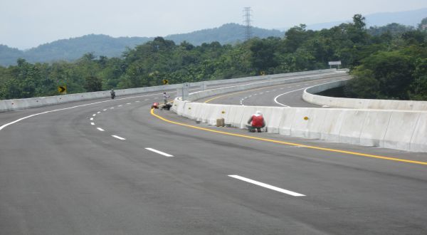Jalan tol padang-sicincin bisa dilalui saat Nataru