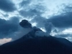 Gunung Lewotobi Laki-laki Kembali Erupsi, Warga Diminta Waspada