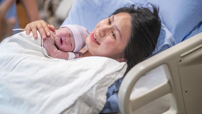 Saat ini, metode persalinan water birth tidak direkomendasikan oleh Perkumpulan Obstetri dan Ginekologi Indonesia (POGI).