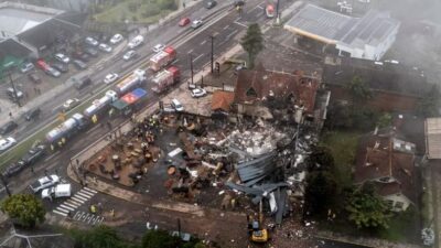 Insiden Pesawat Jatuh