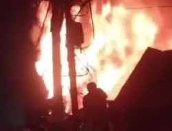 20 Unit Pemadam Dikerahkan Atasi Kebakaran di Johar Baru