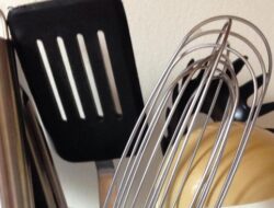 Alat Masak Plastik Hitam Bisa Berbahaya, Ini Penyebabnya