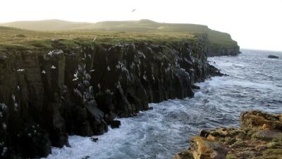 Pulau Grimsey di Islandia, yang hanya dihuni 20 orang.