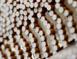 Rokok Ilegal Ancam Pendapatan Negara, Produksi IHT Terus Menurun