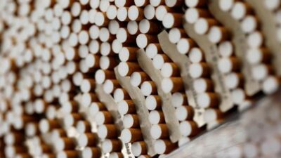 Rokok Ilegal Ancam Pendapatan Negara, Produksi IHT Terus Menurun