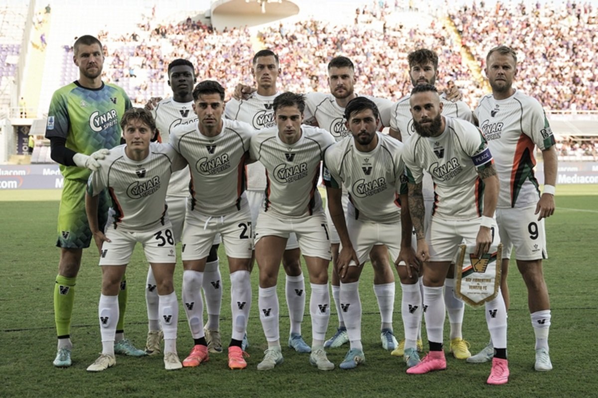 Para pemain Venezia kala berlaga.