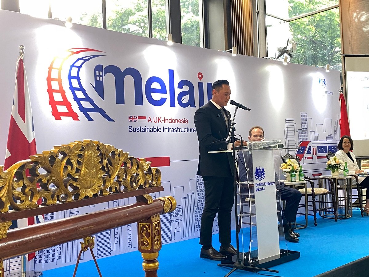 Agus Harimurti Yudhoyono (AHY) Mengungkapkan Selama Dekade Terakhir, Indonesia Telah Mengalokasikan Ratusan Miliar Dolar AS untuk Infrastruktur.