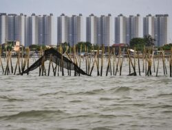 Pagar Laut di Tangerang Bikin Nelayan Terancam