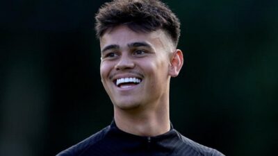 Mees Hilgers kala membela Timnas Indonesia.