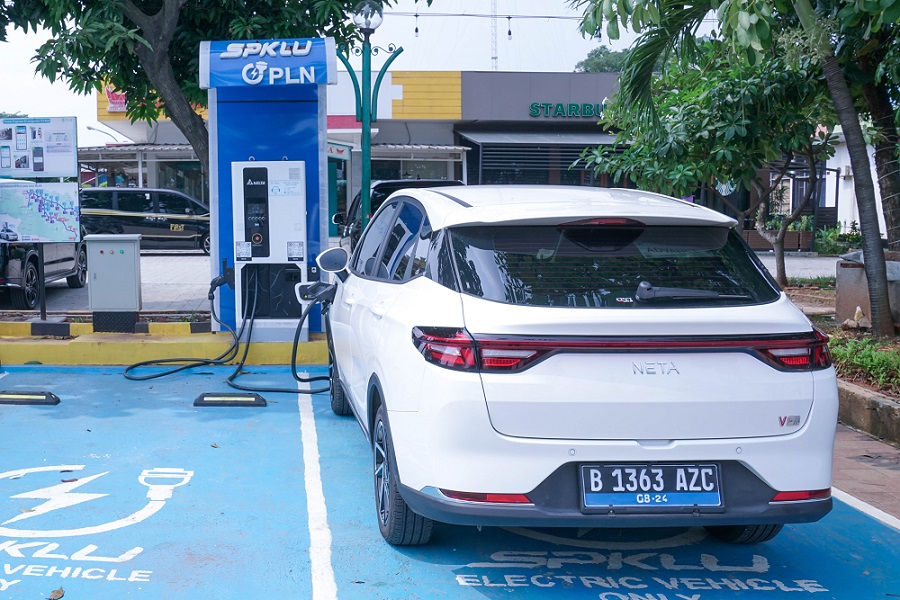 Pengguna Mobil Listrik saat Nataru Melonjak Capai 8 Ribu Unit