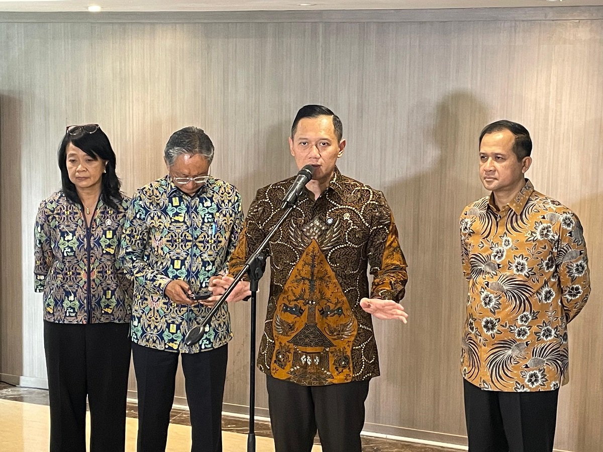 Agus Harimurti Yudhoyono menegaskan komitmen merealisasikan mega proyek Giant Sea Wall.
