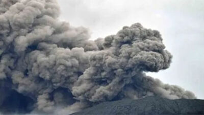 Ilustrasi Gunung Marapi