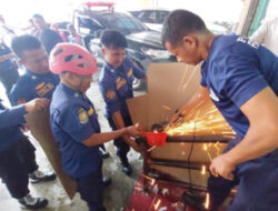 Tim Damkar Padang Berhasil Bebaskan Tangan Anak dari Pipa