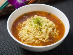 Hindari Kombinasi Mi Instan dengan Makanan-Makanan Ini