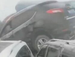 SUV Terbakar, Puluhan Kendaraan Tabrakan Beruntun di Oregon