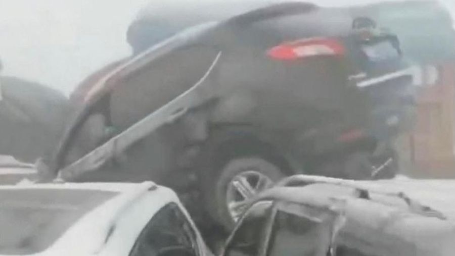Puluhan Kendaraan Tabrakan Beruntun
