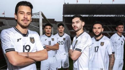 Denny Landzaat: Jersey Putih Timnas Indonesia Punya Kesan Real Madrid