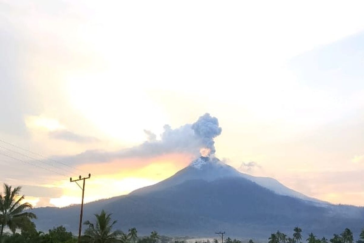 Letusan Gunung Lewotobi Laki-laki