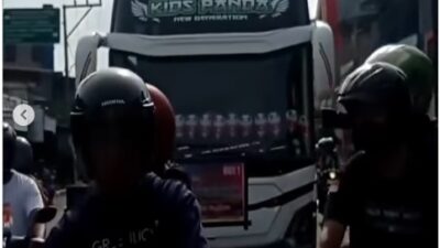 Aksi Arogan Pengendara Motor