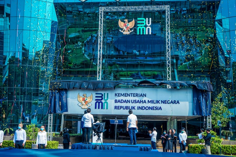 Kawasan Kementerian Badan Usaha Milik Negara (BUMN) terlihat gelap.