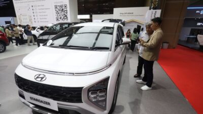 Hyundai STARGAZER, bintang keluarga yang digenapi dengan fitur Hyundai SmartSense yang lebih canggih dan lengkap.