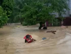 Hujan Deras, Sungai Meluap dan Rendam Permukiman di Pessel