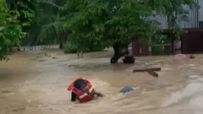 Hujan Deras, Sungai Meluap dan Rendam Permukiman di Pessel