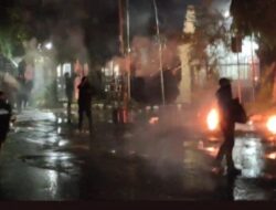 Tolak Pengesahan UU TNI, Massa di Kediri Bentrok dengan Aparat