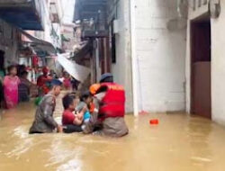 Luapan Kali Ciliwung, Banjir di Jaksel dan Jaktim Capai 1,2 Meter