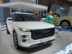 Jaecoo J7 SHS Jadi Favorit di IIMS 2025, Raih Penghargaan SUV Hybrid Terbaik