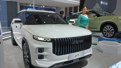 Jaecoo J7 SHS Jadi Favorit di IIMS 2025, Raih Penghargaan SUV Hybrid Terbaik
