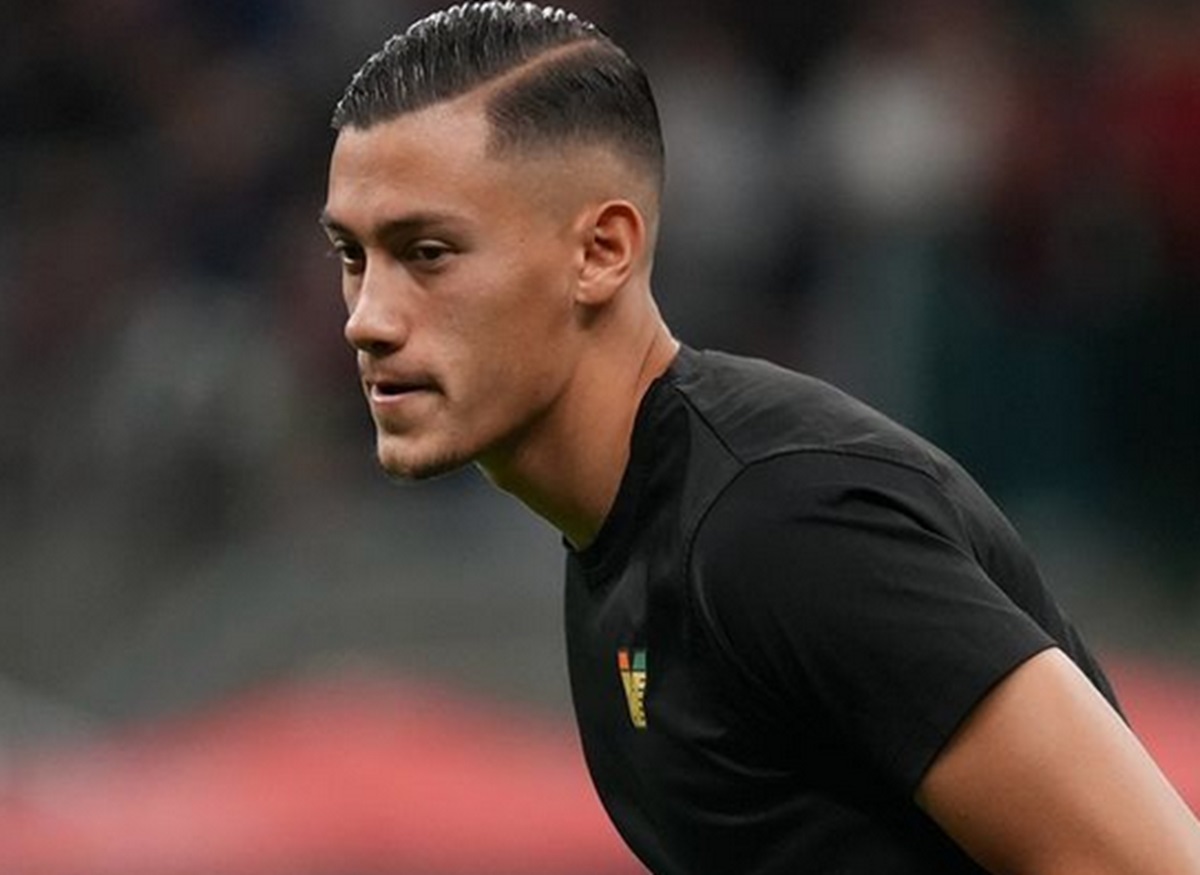 Jay Idzes kala membela Venezia.