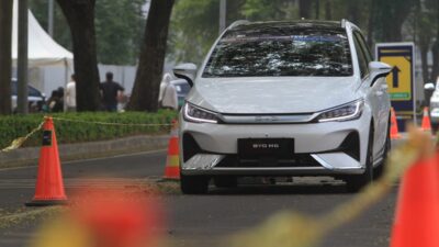 5 Rekomendasi Mobil Listrik 7-Seater Terbaik