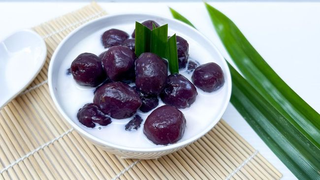 Sajian biji salak ungu bisa jadi menu takjil favorit Anda.
