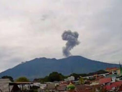 Marapi Erupsi Lagi, Warga Diminta Waspadai Lahar dan Abu