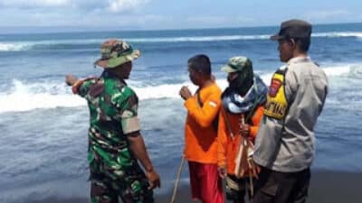 Terseret Ombak, Warga Paseban Meninggal Saat Menolong Anaknya