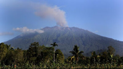 Gunung Raung.