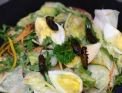 6 Rekomendasi Saus Salad Sehat yang Mudah Ditemukan di Supermarket