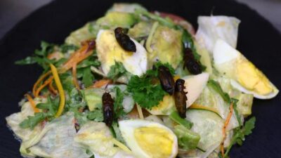 6 Rekomendasi Saus Salad Sehat yang Mudah Ditemukan di Supermarket