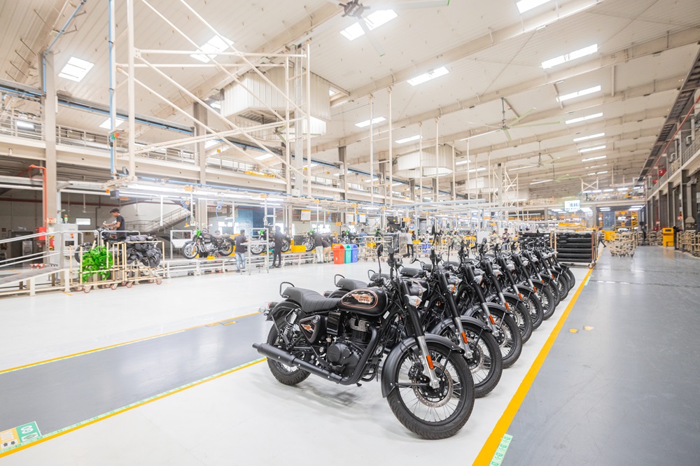 Royal Enfield mencatat penjualan 1 juta unit motor pada tahun fiskal 2024-2025.