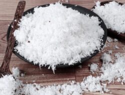 Kelapa Mahal, Jangan Terbuang! Simpan Kelapa Parut dengan 5 Cara Alami Ini