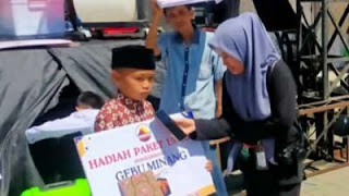 Muhammad Abdul Latif (12), juara 1 lomba hafalan 30 juz Alquran se-Sumatera Barat.