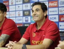 Lini Belakang Rentan, Almeida Siapkan Opsi Rotasi Pemain