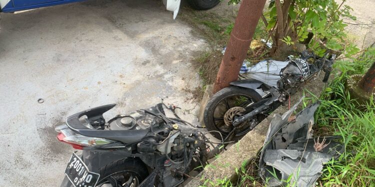 Pengendara Sepeda Motor Tertabrak Kereta Api