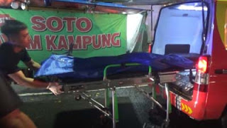 Evakuasi korban tewas kecelakaan di Jalan Gus Dur, Kota Jombang