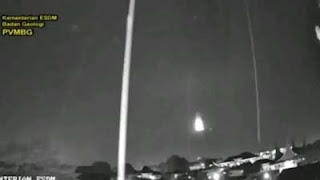 Dentuman Keras Gunung Marapi