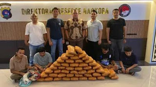 Dirresnarkoba Polda Sumbar amankan dua karung ganja