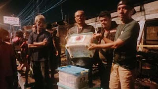 BPBD Padang serahkan bantuan untuk korban terdampak kebakaran di Jalan Hamka.