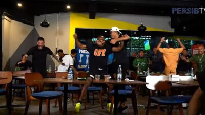 Persib Bandung rayakan juara Liga 1 2024-2025.